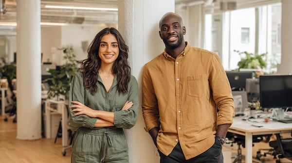 _Professional_team_photo_in_a_modern_sunlit_office.__dd868dca-ee53-4a4d-ab3e-c454af187808_2